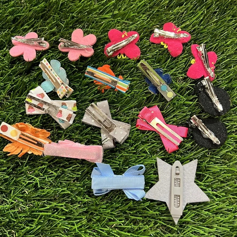 Little girl Mini Hair Clips - Set of 17
